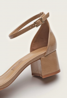 SANDALIA 04AA.2DE3 COURO SALTO BAIXO QUADRADO FEM SANTA LOLLA