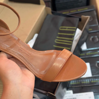 SANDALIA 04AA.2DE3 COURO SALTO BAIXO QUADRADO FEM SANTA LOLLA